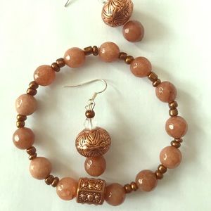Lively Stones Accessories: Glass Bracelet set.